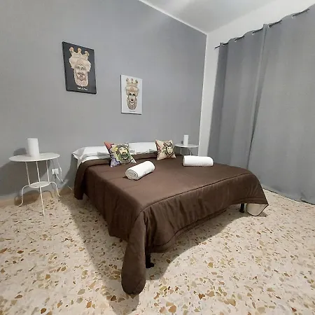 La Casa Del Moro - Al Politeama *