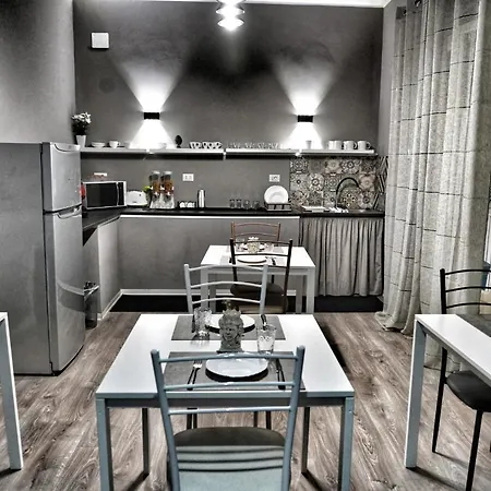 Couette-café La Casa Del Moro - Al Politeama 3*